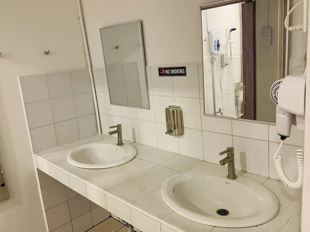 SPOT ON 89900 Jesselton Capsule Inn - photo 9