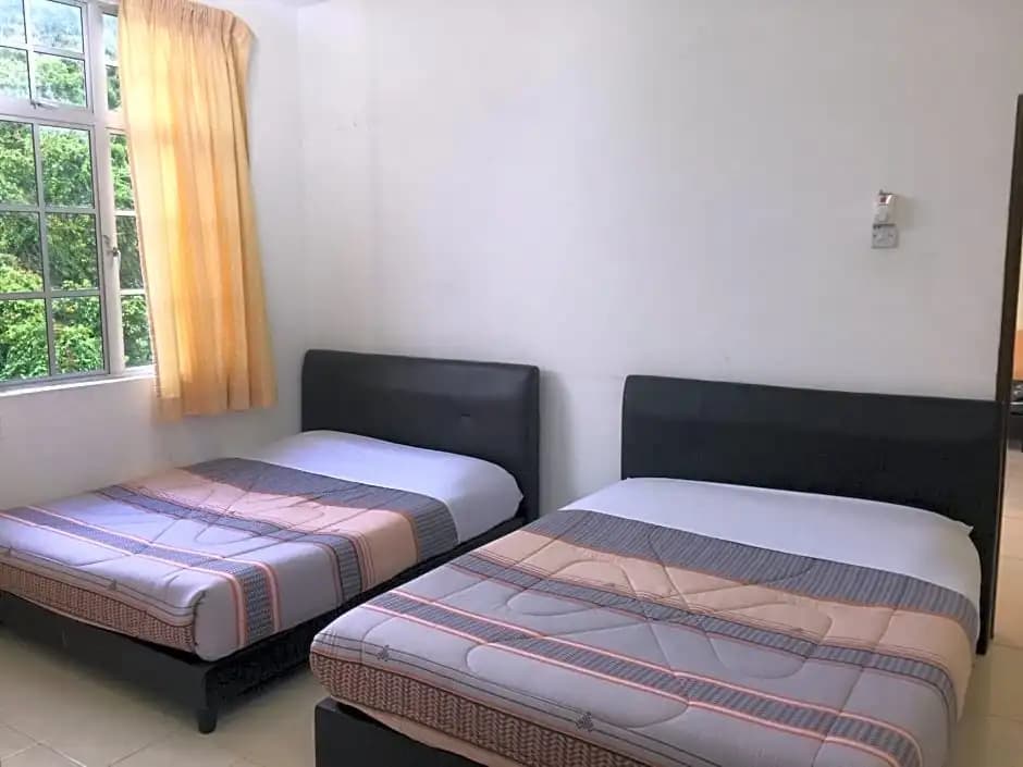 Cameron Supersave Apartment @ Crown Imperial Court - photo 2