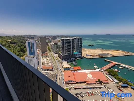 Jesselton Quay Seaview Suite by HayBay - photo 2