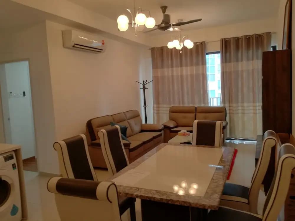 Sinar Rasa Homestay at I-Soho, I-City - photo 16