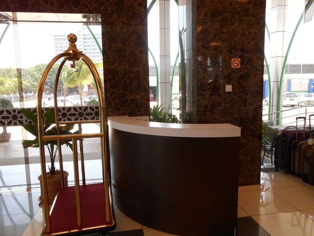 HIG Hotel & Convention - photo 2
