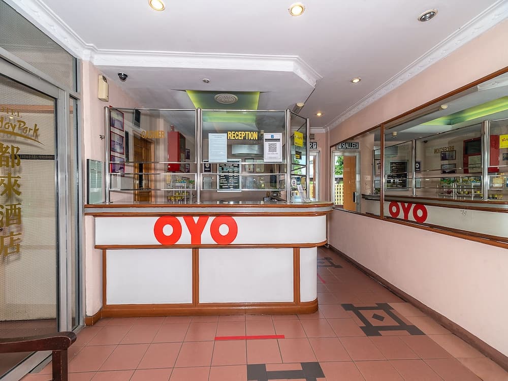 OYO 89864 Hotel Holiday Park - photo 1