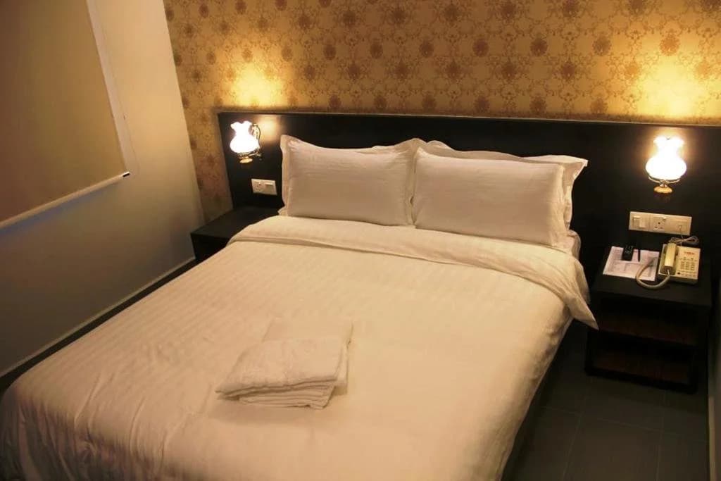 906 Hotel Kota Laksamana - photo 2