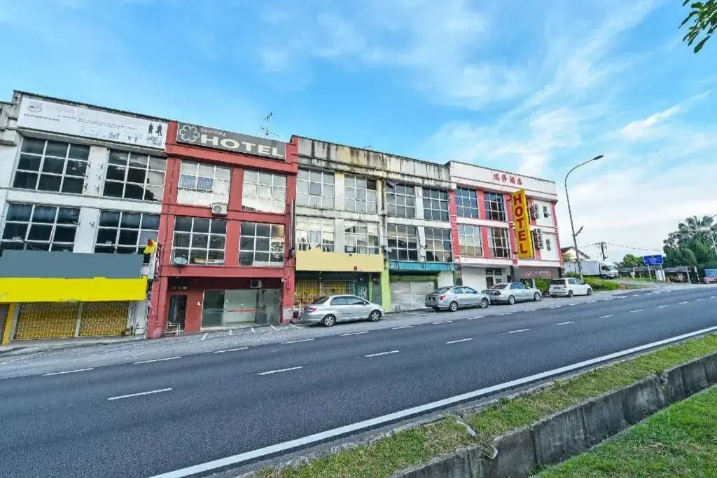 OYO 90892 L&E Hotel - photo 11