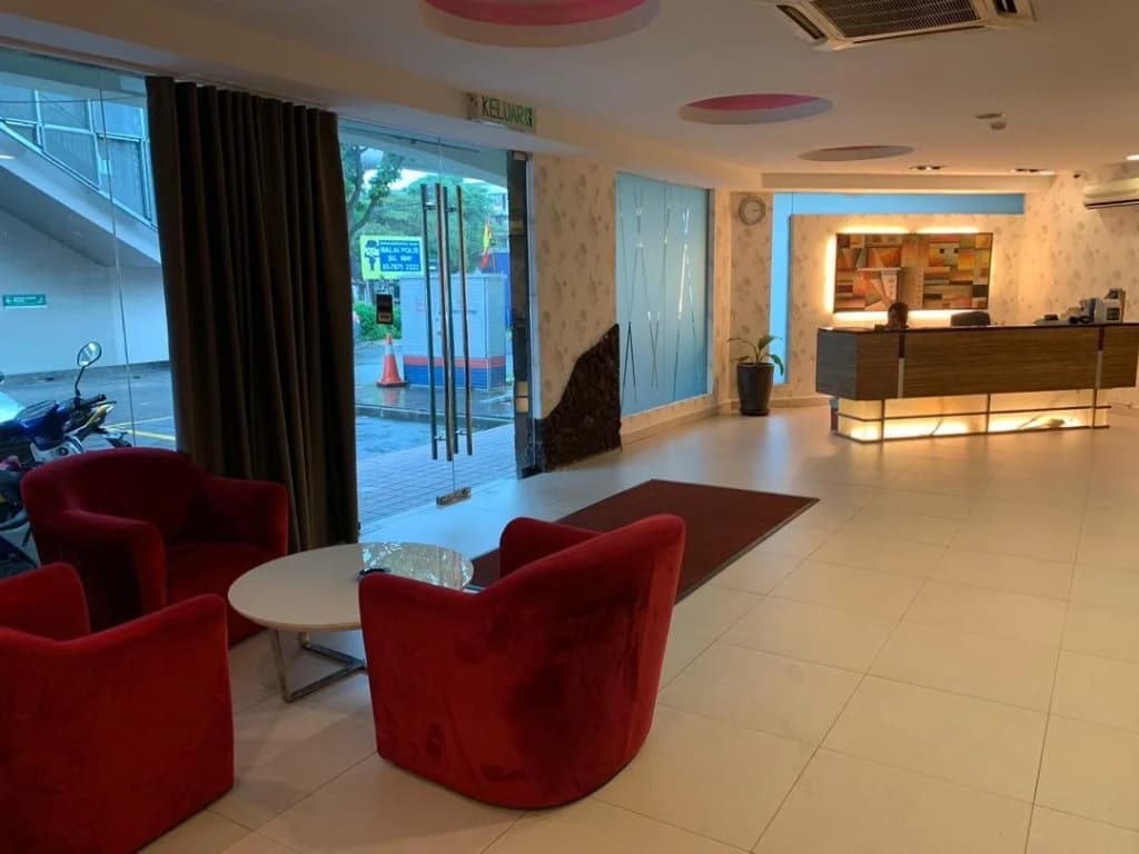 Oscar Inn - photo 1