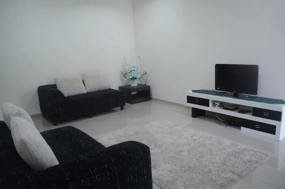 Achutra Guesthouse - photo 2