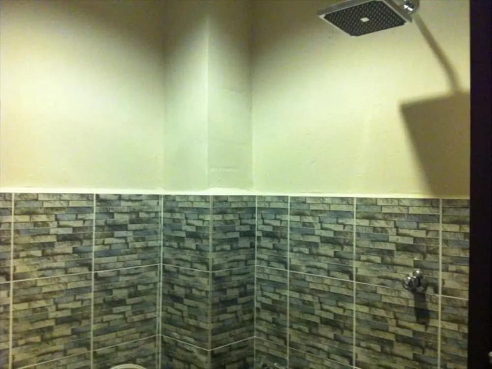 Room V at Jalan Jenang - photo 8