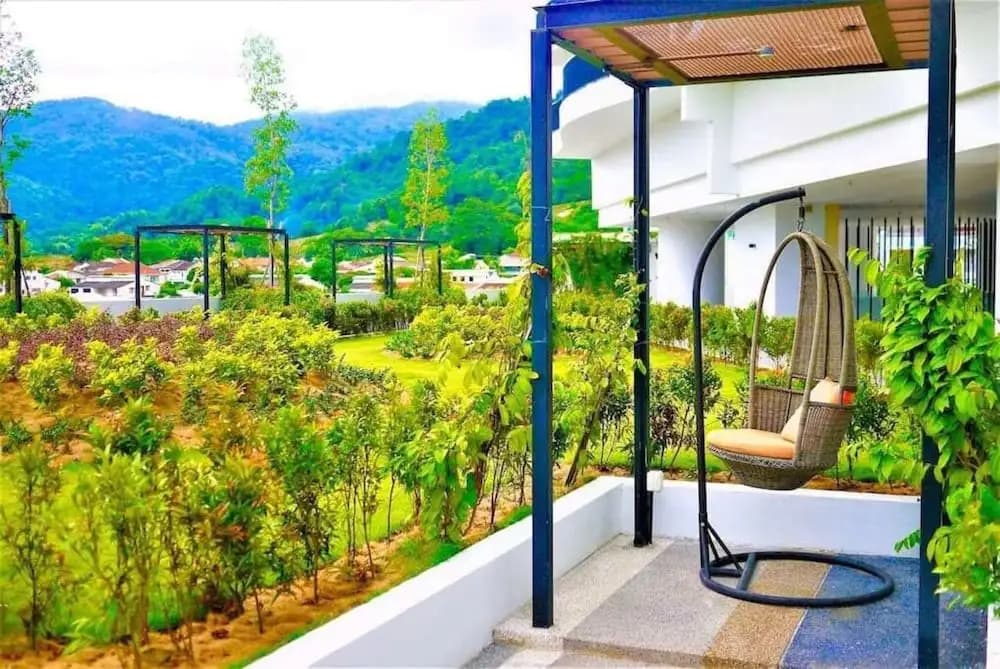 Romantic Mansion at The Landmark - photo 18