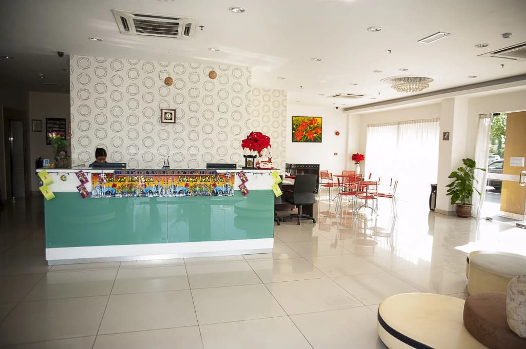 Palette Kota Kinabalu Near by Imago Shopping Mall Formerly Zara's Boutique Hotel - photo 10