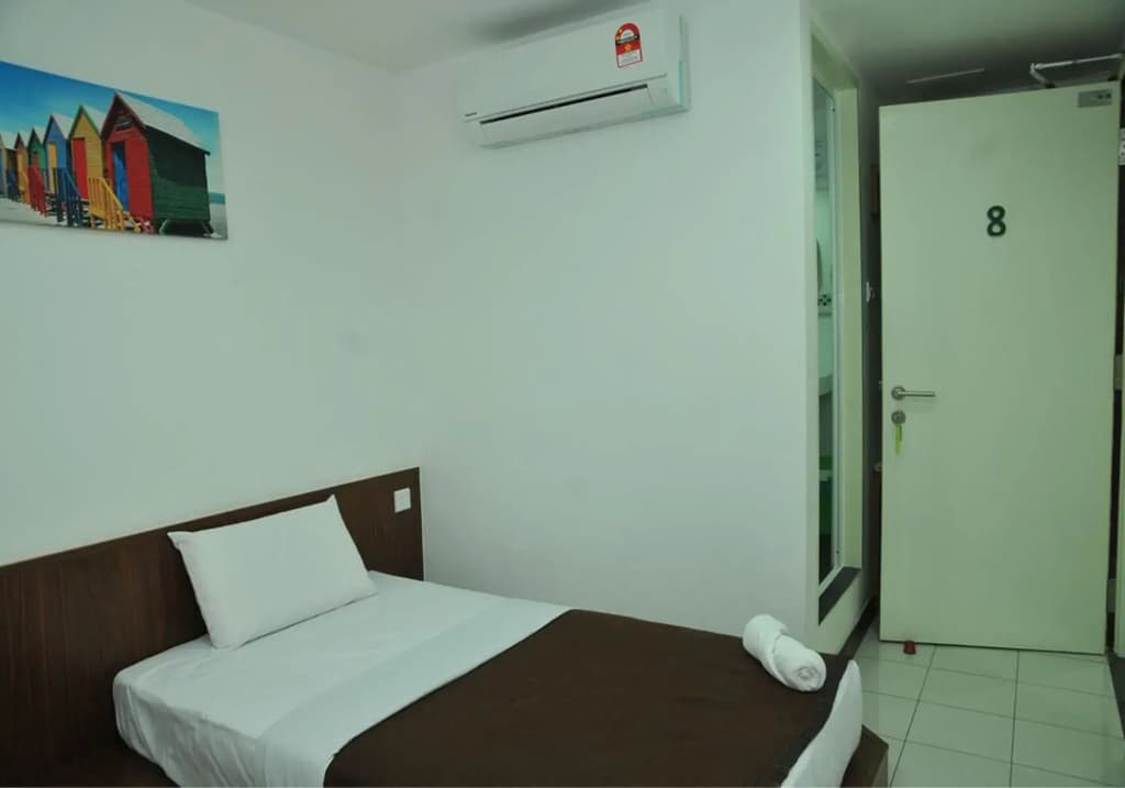 Api-Api Guest House - photo 3
