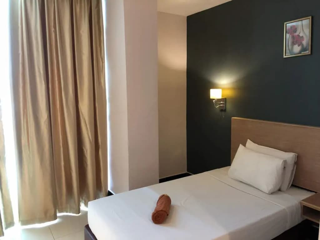 The Room Hotel - photo 16