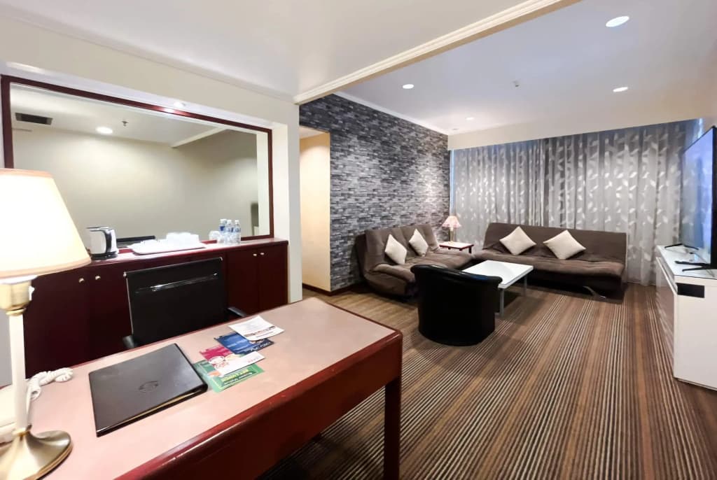 Howard Johnson by Wyndham Kota Kinabalu City Centre - photo 41