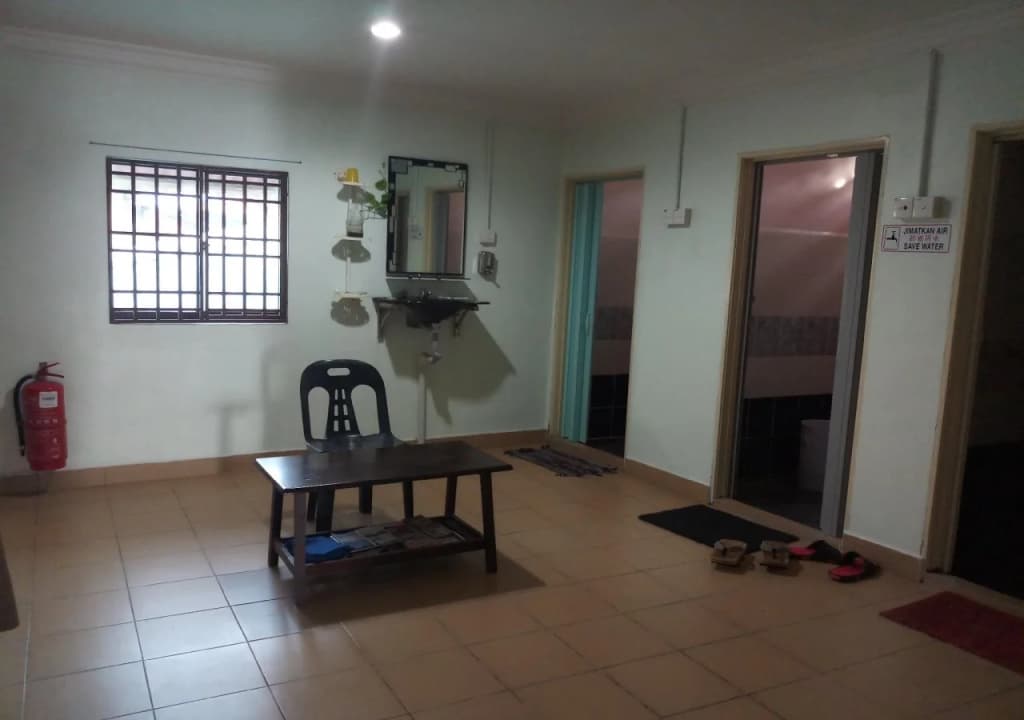 Shalini's Guest House - photo 9
