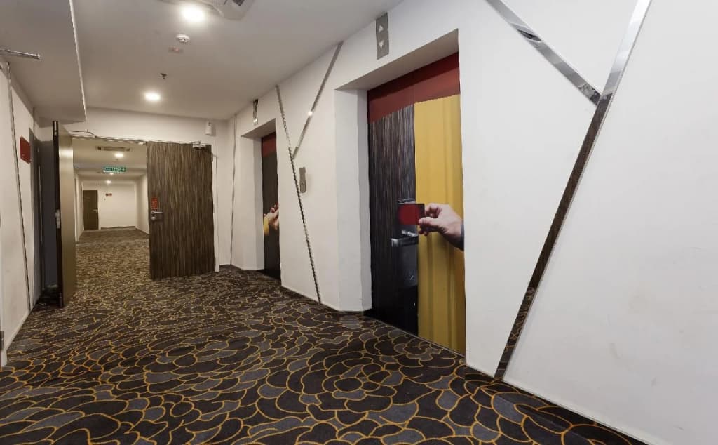The Grand Campbell Hotel by ZEN Rooms - photo 8