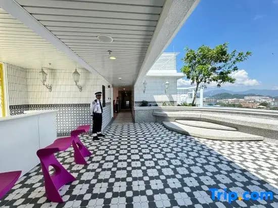 The Stallionz Signature Suites by IWH Suites - photo 20