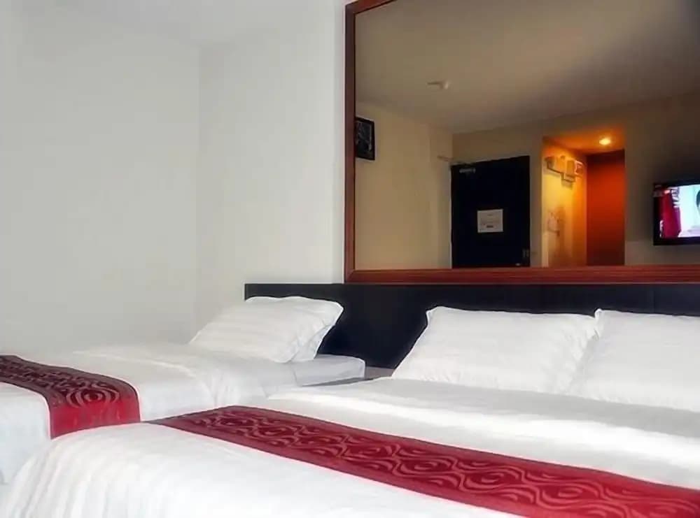 OYO Rooms Near Tanjung Aru Beach - photo 6