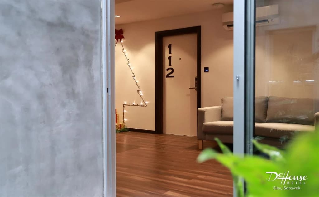 De House Hotel - photo 1