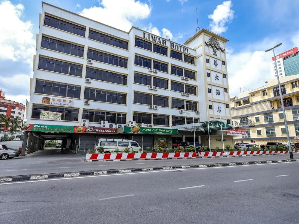 OYO 11342 Liwah Hotel - photo 11