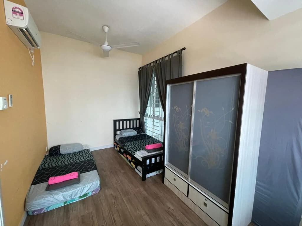 Baojuwu@2 Bedrooms Akademik Suites Austin Height - photo 2