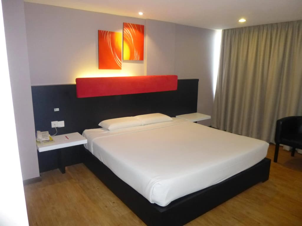 Red Rock Hotel - photo 3