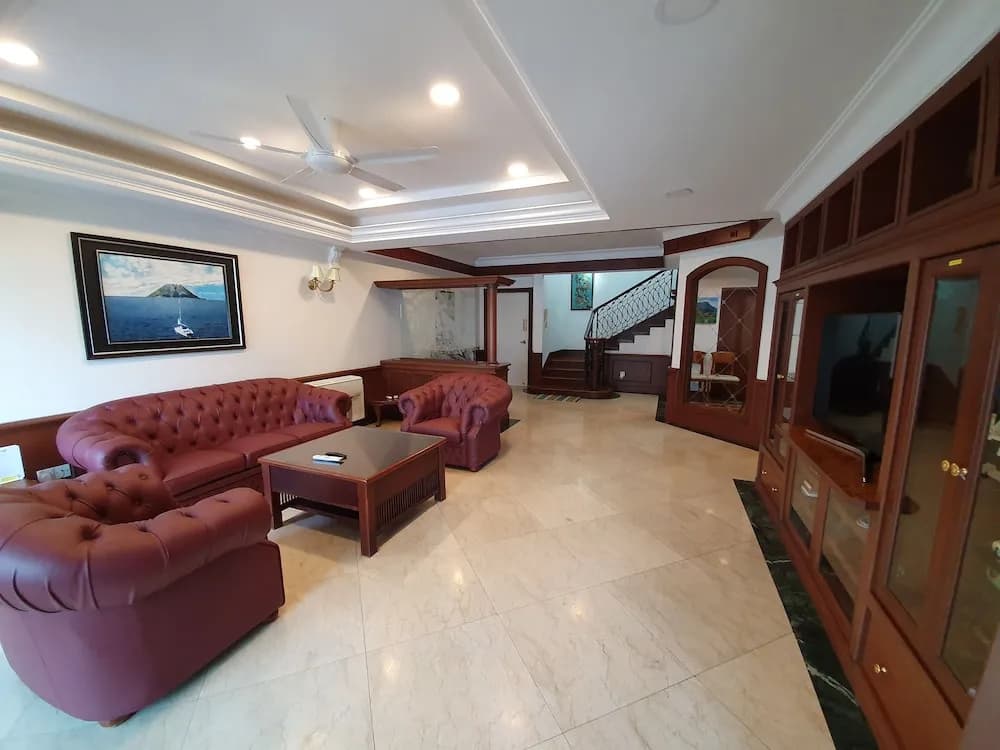 Marina Court Luxury Penthouse - photo 4