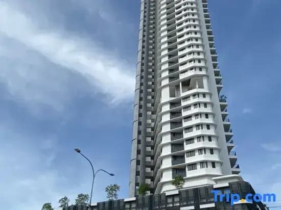 Landmark Seaview Cozy Family Suite w/Balcony•6 Pax - photo 1