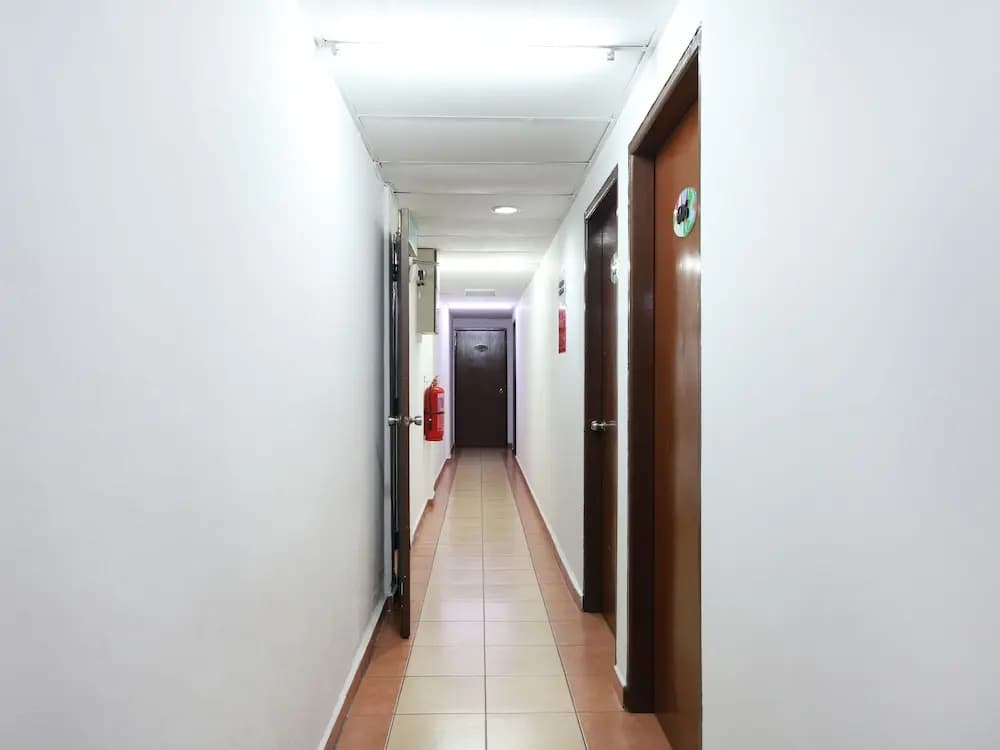 OYO 1132 Azimaju Guesthouse - photo 13