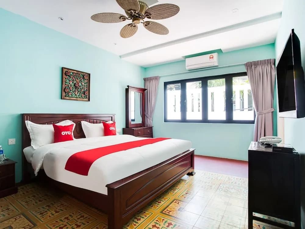 Oyo Capital O 89353 Nostalgia Boutique Hotel & Restaurant - photo 2