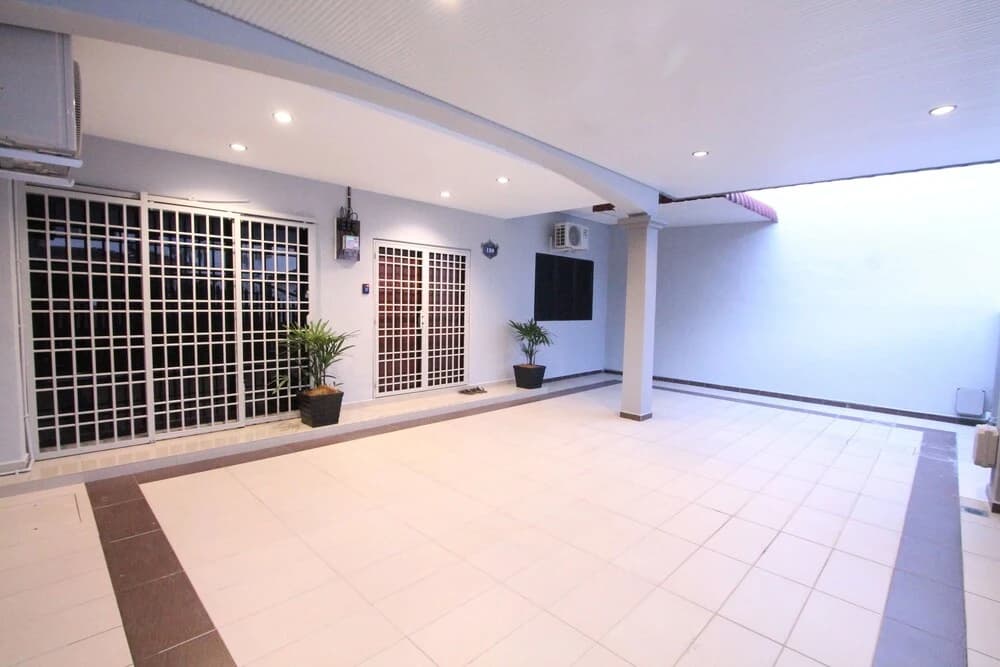 Susan's Impressive Home - photo 12