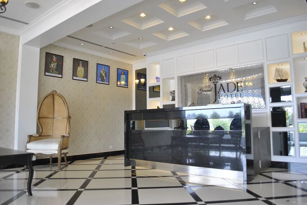 The Grand Jade Hotel - photo 2