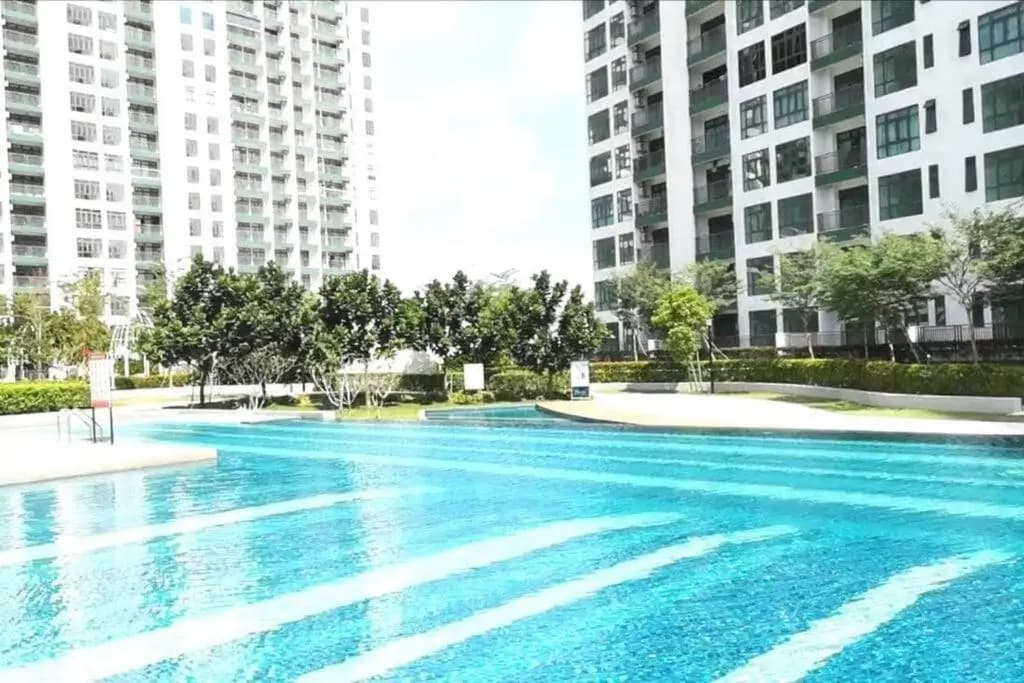 YOLO Budget CONDO Premium Facilities - photo 2