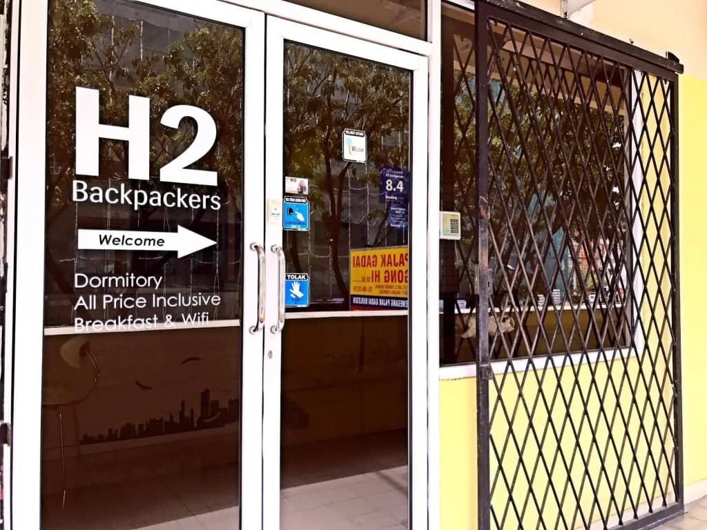 H2 Backpackers - photo 1