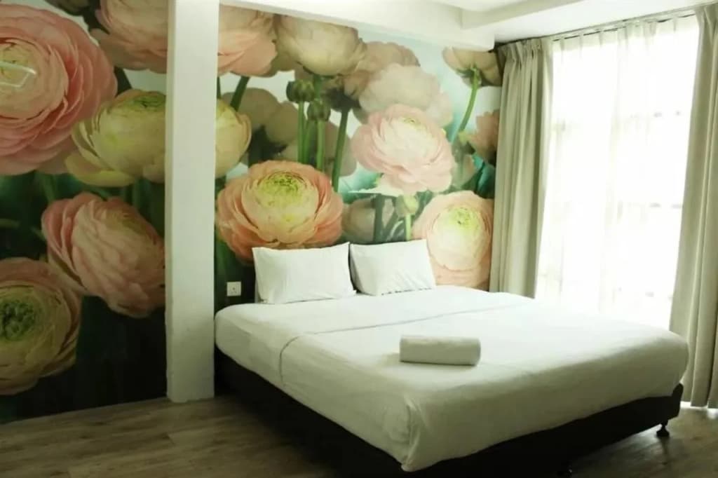 V Garden Hotel - photo 4