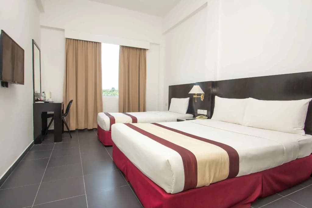 Swan Garden Hotel - photo 35