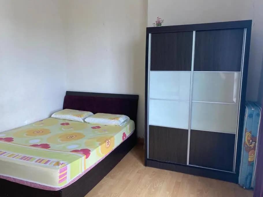 One Borneo Condominium 3bedroom with pool - photo 2