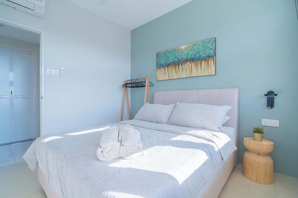 Stylish 3BR Stay Near Gurney Drive, Free Parking - photo 4