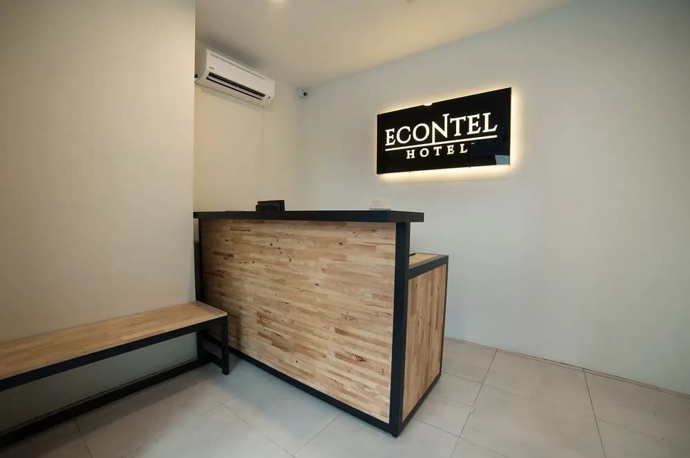 Econtel Queensbay - photo 2