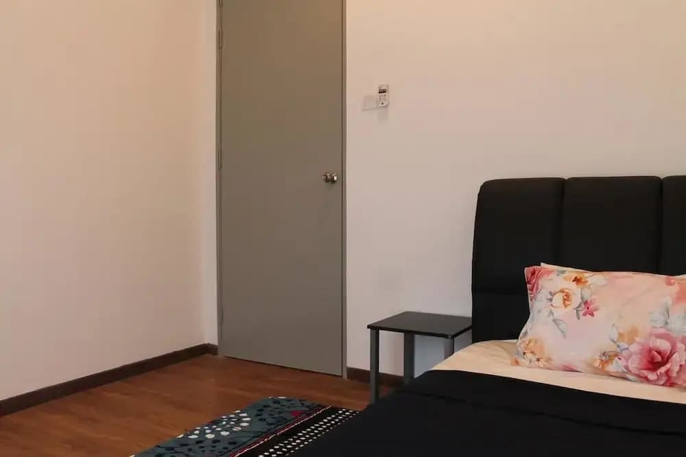 Cozy Crib at 7 Tree Seven Residence - photo 5