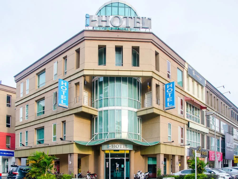 OYO 272 I Hotel - photo 1