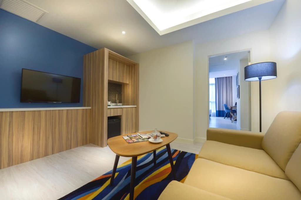 Mercure Kota Kinabalu City Centre - photo 37