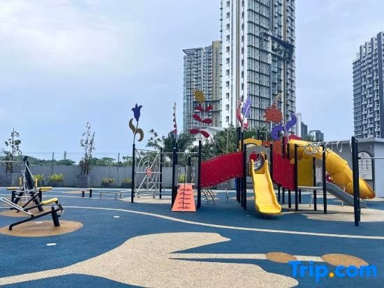 Optimus Medini -- Legoland & SG view & WIFI #3BR2B #5 pax by Cowidea - photo 1