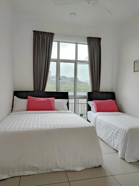 W6WarmStay@GoldenHills/3RPenthouse/WiFi/PasarMalamView/2carpark - photo 7