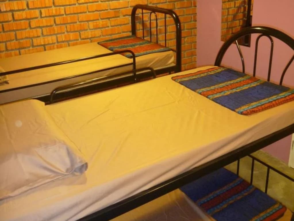Batu Bata Guesthouse - photo 2