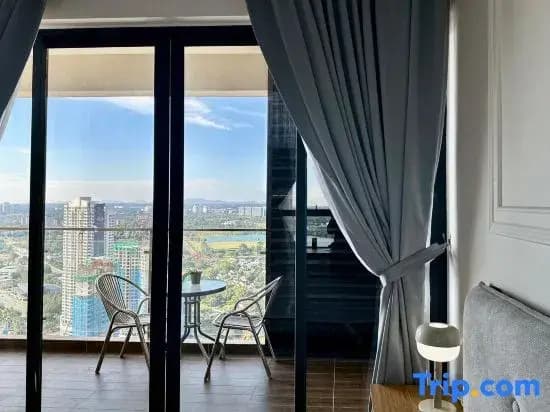 Superb Seaview 3 Balcony Country Garden Danga Bay near CIQ JB | 3B2B - photo 2