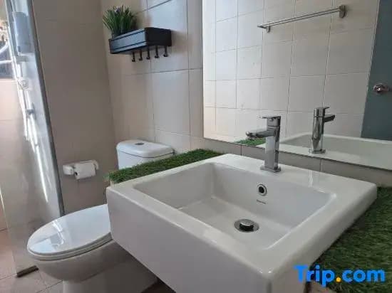 Up to 9pax, i-City i-Suite FREE WIFI 50"TV - photo 2