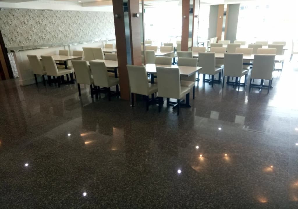 Royal Queenspark Hotel - photo 19