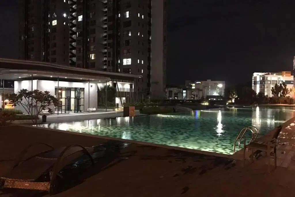 Amazing Lake view studio unit, Hyve,Cyberjaya, Free WiFi, Free Parking, Netflix, Pool - photo 11