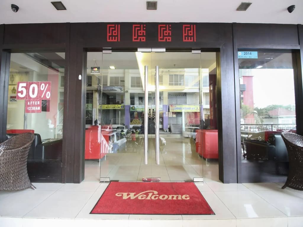 Glex Hotel Pandan City - photo 1