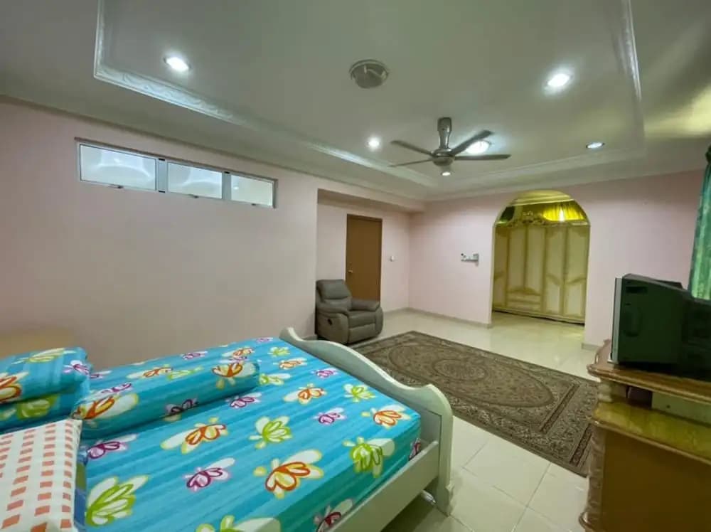 OYO Home 90425 Embun Homestay 1 - photo 1