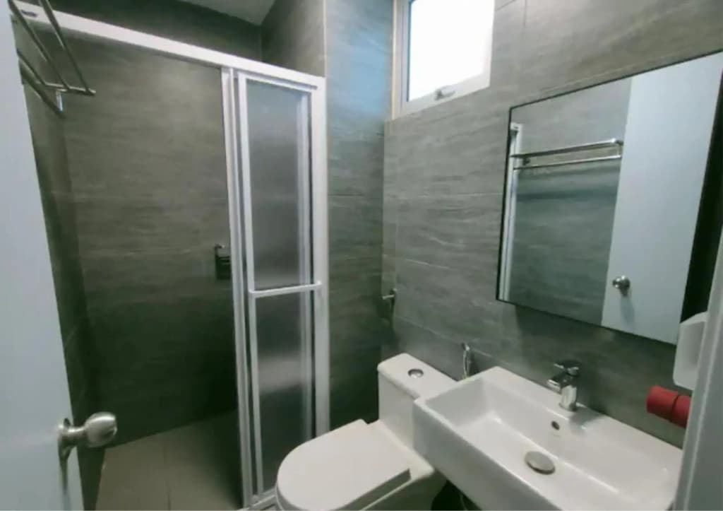 3R2B City View Cozy Home @ Bukit Rimau, Wifi, 9 Pax - photo 9
